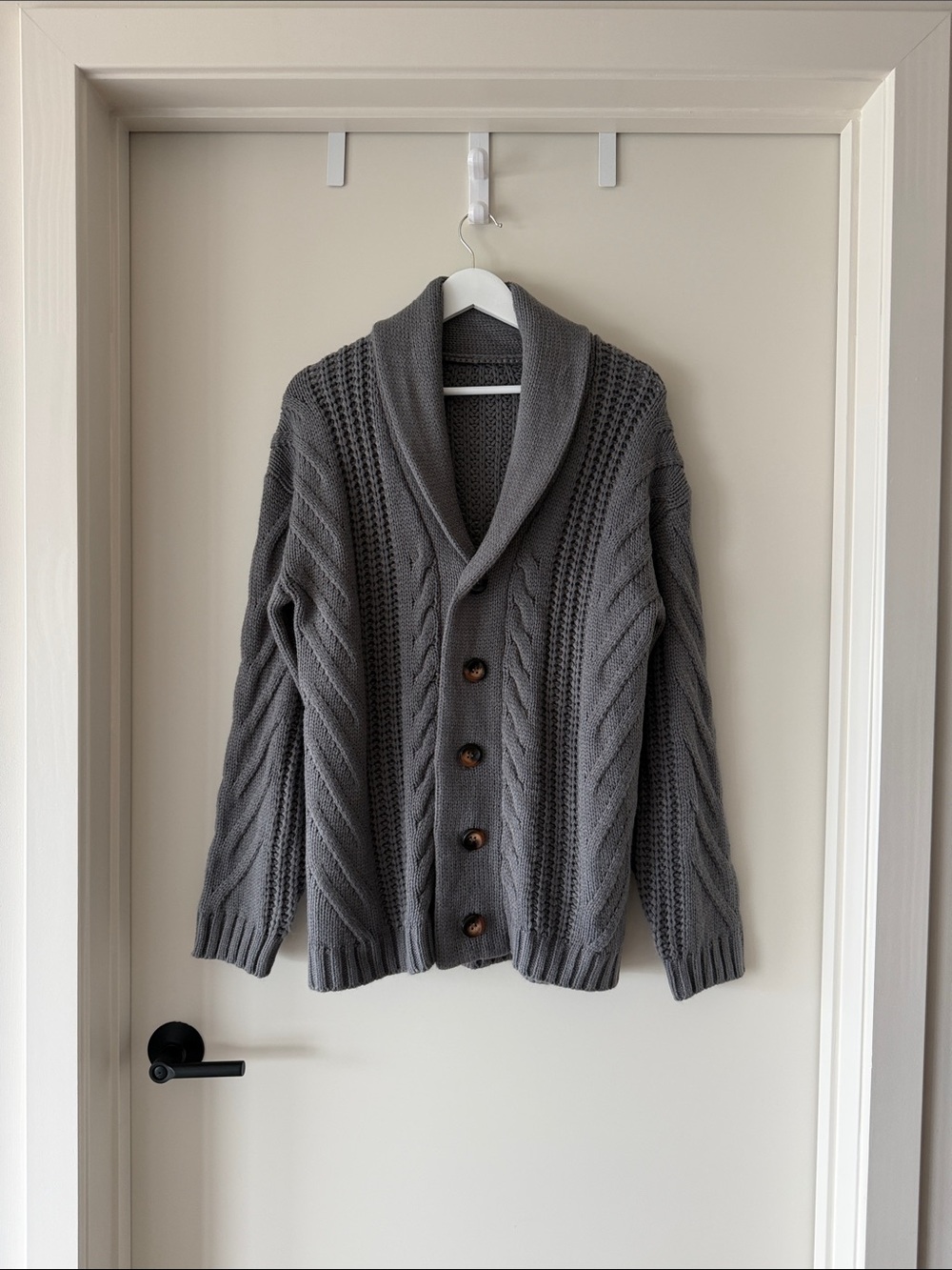 Men's M cable knit cardigan